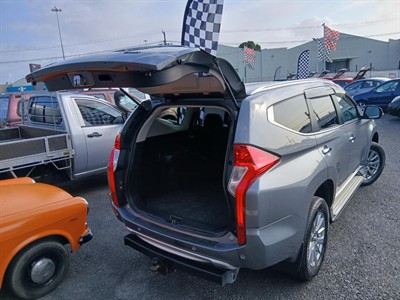 2016 Mitsubishi Pajero Sport - Thumbnail