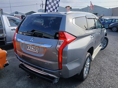 2016 Mitsubishi Pajero Sport - Thumbnail