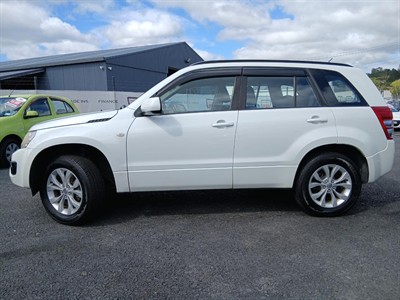 2016 Suzuki Grand Vitara - Thumbnail