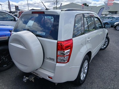 2016 Suzuki Grand Vitara - Thumbnail