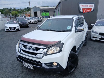 2016 Isuzu  MU-X - Thumbnail