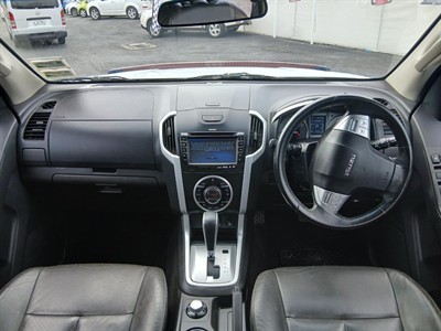 2016 Isuzu  MU-X - Thumbnail