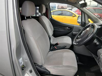 2016 Nissan e-NV200 - Thumbnail