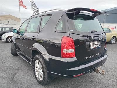 2010 Ssangyong REXTON - Thumbnail