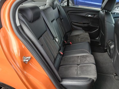 2014 Holden COMMODORE - Thumbnail