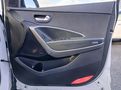 2017 Hyundai SANTA FE - Thumbnail