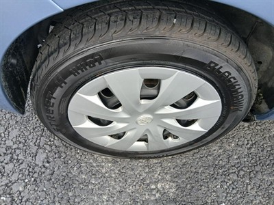 2013 Toyota Yaris - Thumbnail