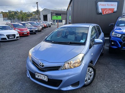 2013 Toyota Yaris - Thumbnail
