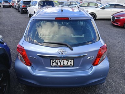 2013 Toyota Yaris - Thumbnail
