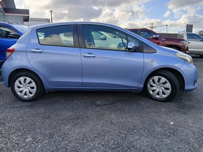 2013 Toyota Yaris - Thumbnail