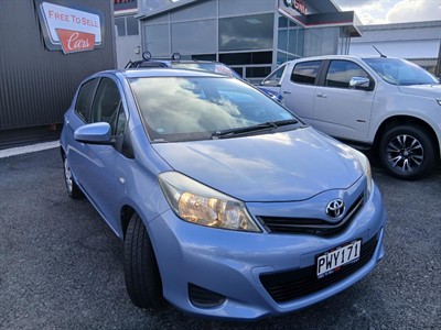 2013 Toyota Yaris - Thumbnail