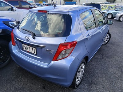2013 Toyota Yaris - Thumbnail