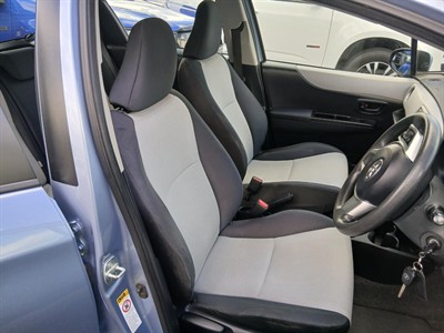 2013 Toyota Yaris - Thumbnail