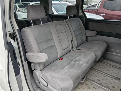 2005 Toyota Alphard - Thumbnail