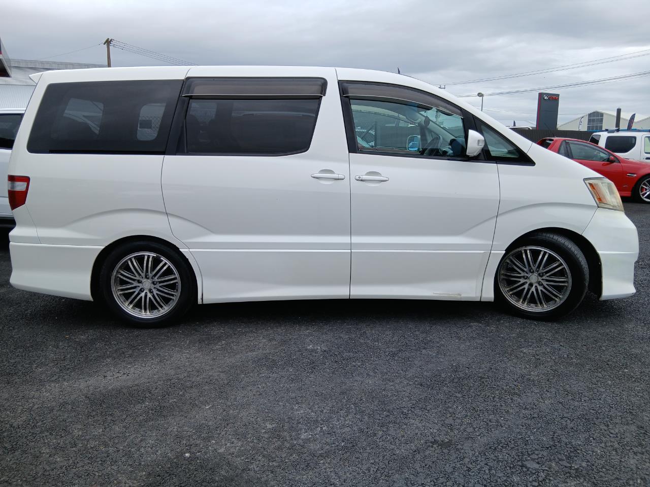2005 Toyota Alphard