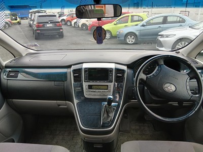 2005 Toyota Alphard - Thumbnail