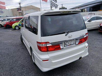 2005 Toyota Alphard - Thumbnail