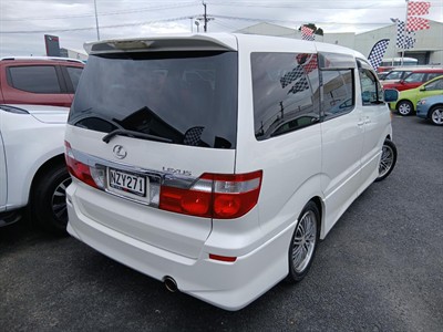 2005 Toyota Alphard - Thumbnail