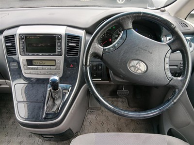 2005 Toyota Alphard - Thumbnail