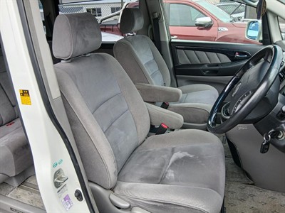 2005 Toyota Alphard - Thumbnail
