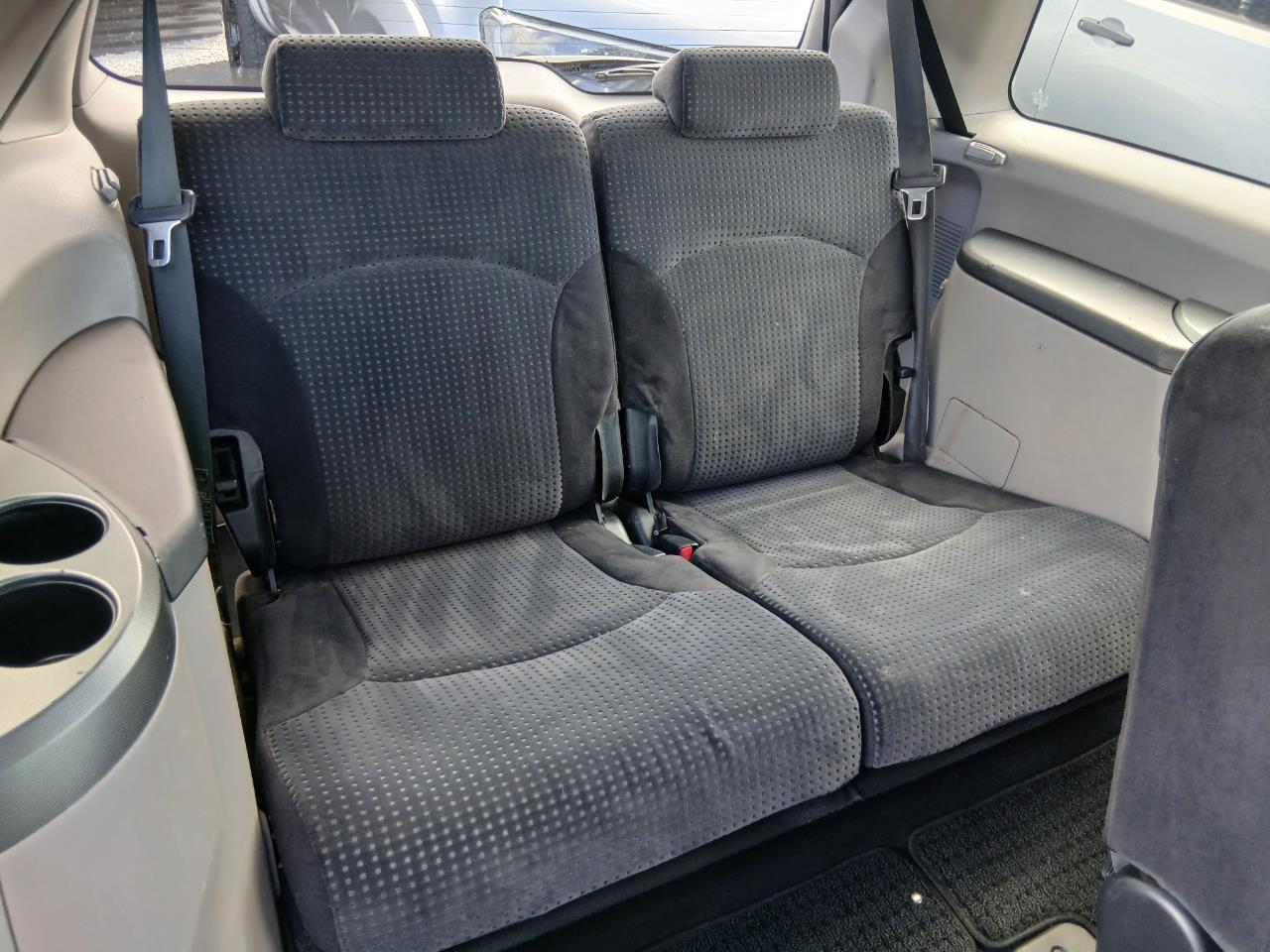 2005 Mitsubishi GRANDIS