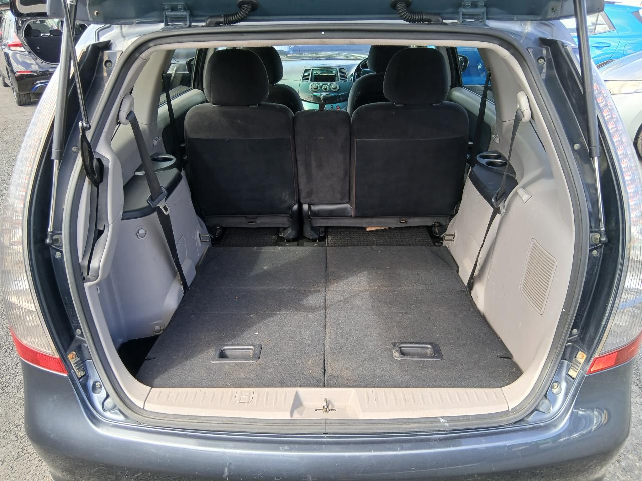 2005 Mitsubishi GRANDIS