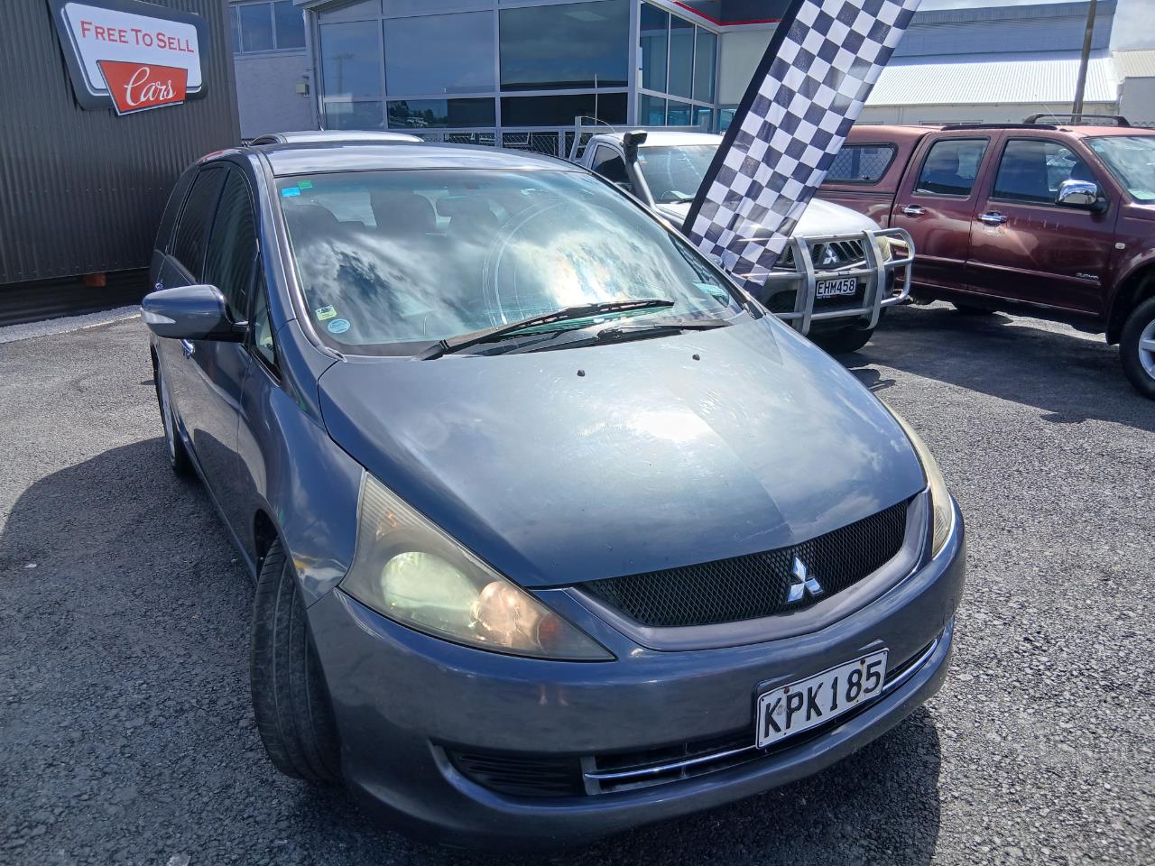 2005 Mitsubishi GRANDIS