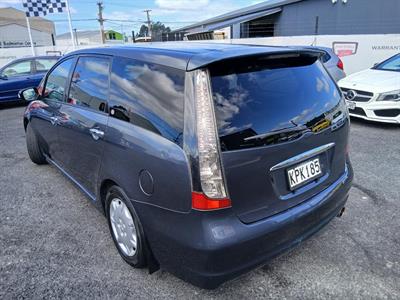 2005 Mitsubishi GRANDIS - Thumbnail
