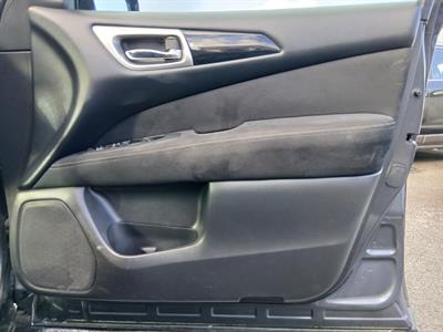 2015 Nissan Pathfinder - Thumbnail