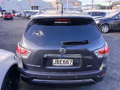 2015 Nissan Pathfinder - Thumbnail