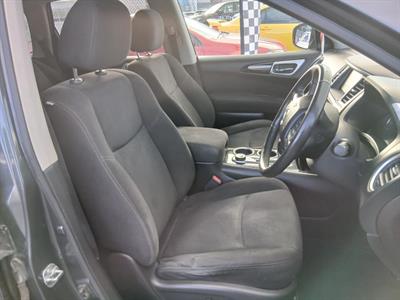 2015 Nissan Pathfinder - Thumbnail