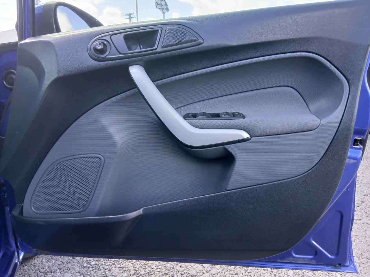 2011 Ford FIESTA