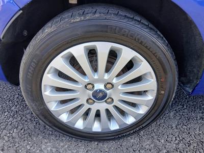 2011 Ford FIESTA - Thumbnail