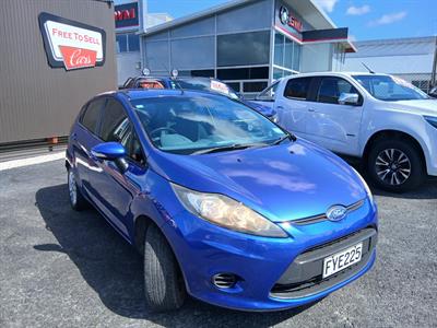 2011 Ford FIESTA - Thumbnail