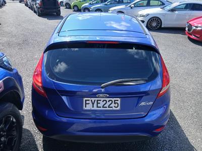 2011 Ford FIESTA - Thumbnail