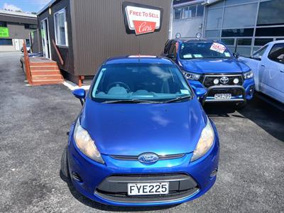 2011 Ford FIESTA - Thumbnail