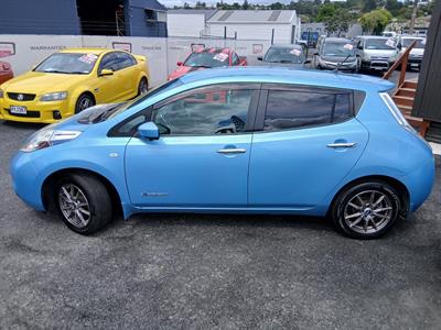 2016 Nissan LEAF - Thumbnail