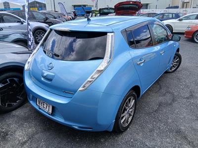 2016 Nissan LEAF - Thumbnail