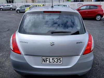 2015 Suzuki Swift - Thumbnail