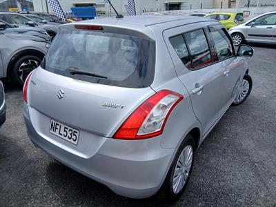 2015 Suzuki Swift - Thumbnail