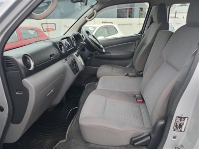 2012 Nissan CARAVAN - Thumbnail