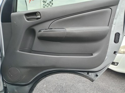 2012 Nissan CARAVAN - Thumbnail