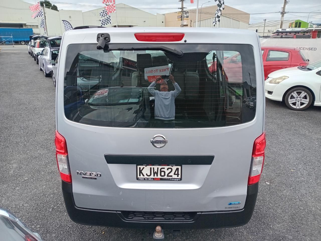2012 Nissan CARAVAN
