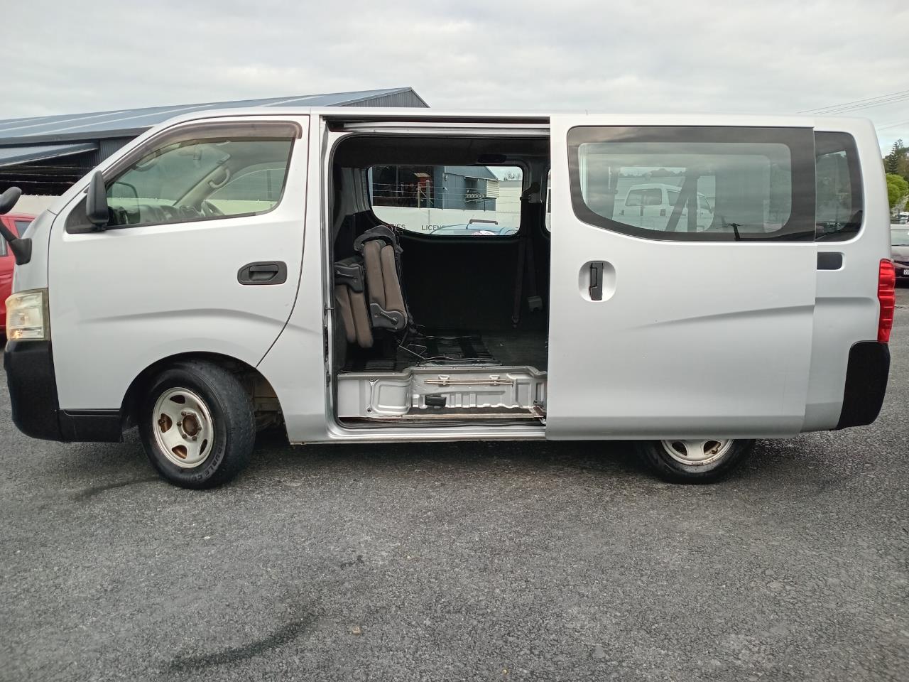 2012 Nissan CARAVAN