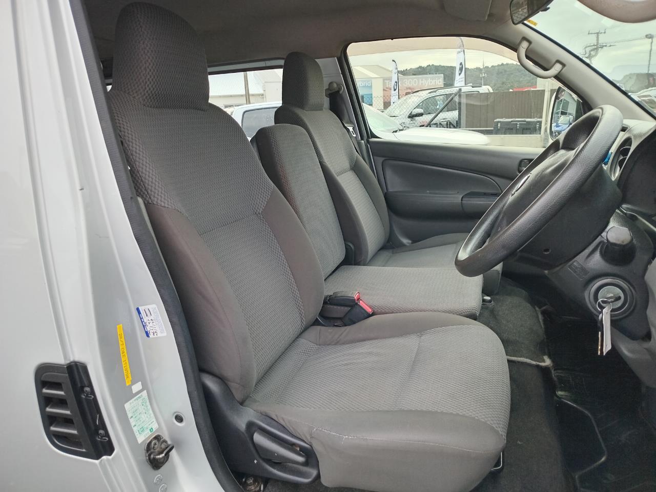2012 Nissan CARAVAN
