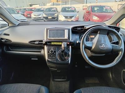 2011 Toyota WISH - Thumbnail