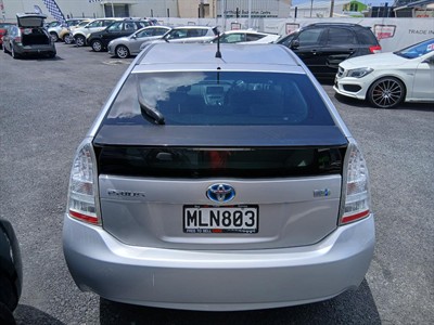 2010 Toyota Prius - Thumbnail