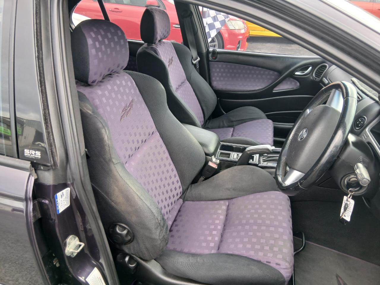 2004 Holden COMMODORE