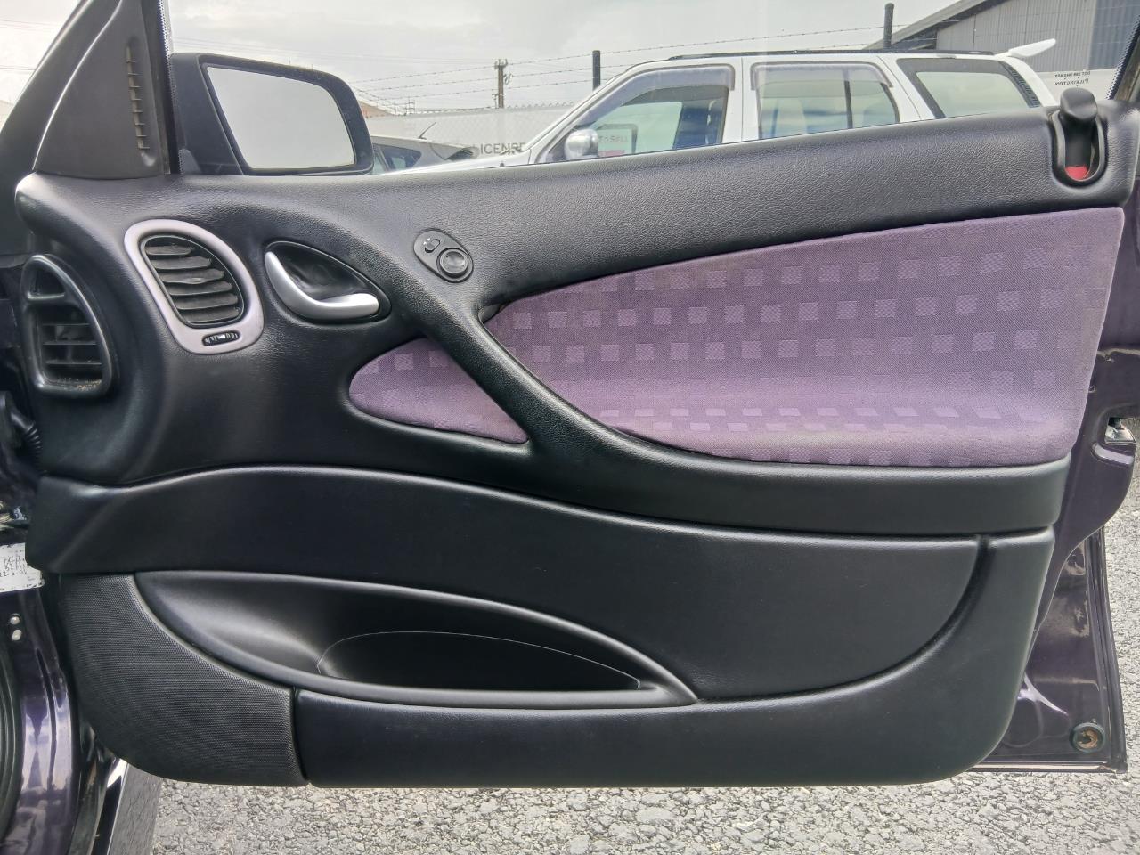 2004 Holden COMMODORE