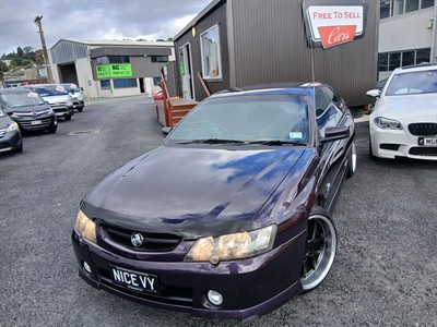 2004 Holden COMMODORE - Thumbnail